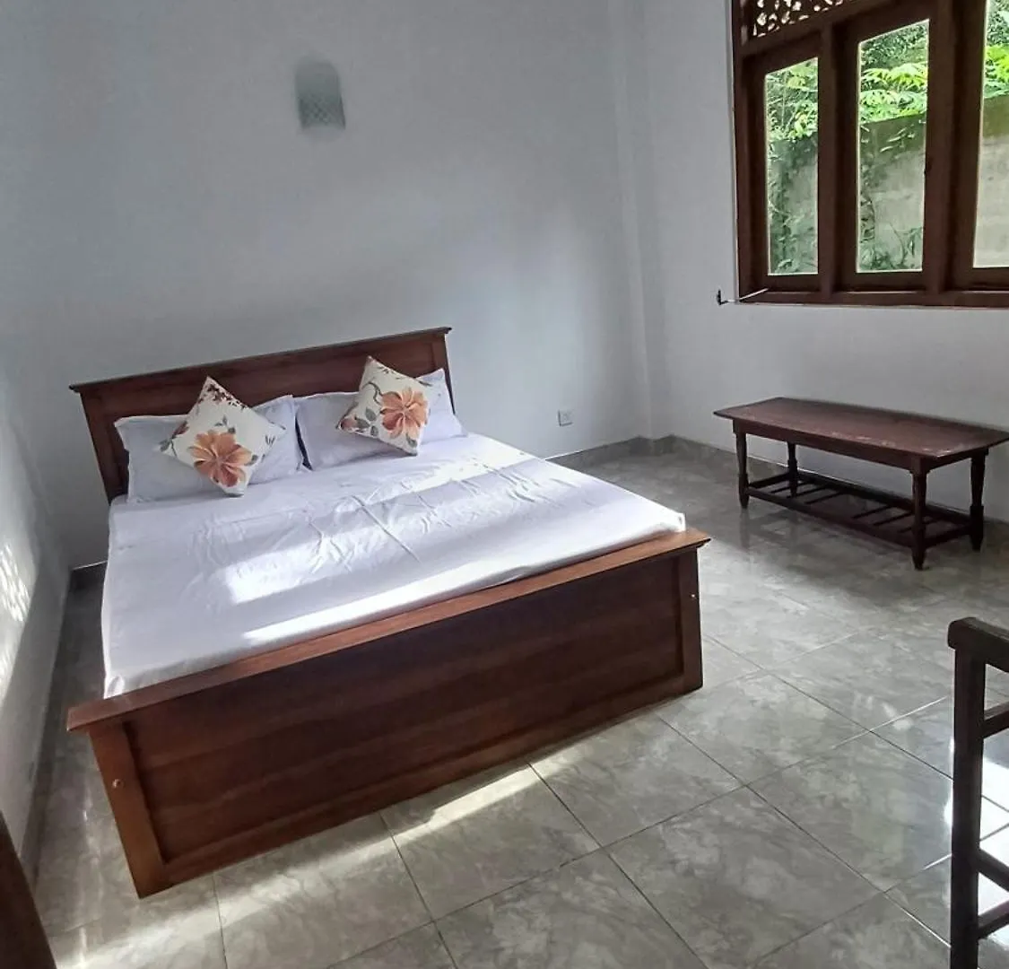 Ranawana Freedom Lodge Katugastota Apartment