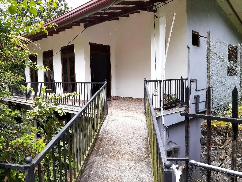 Ranawana Freedom Lodge Katugastota Sri Lanka