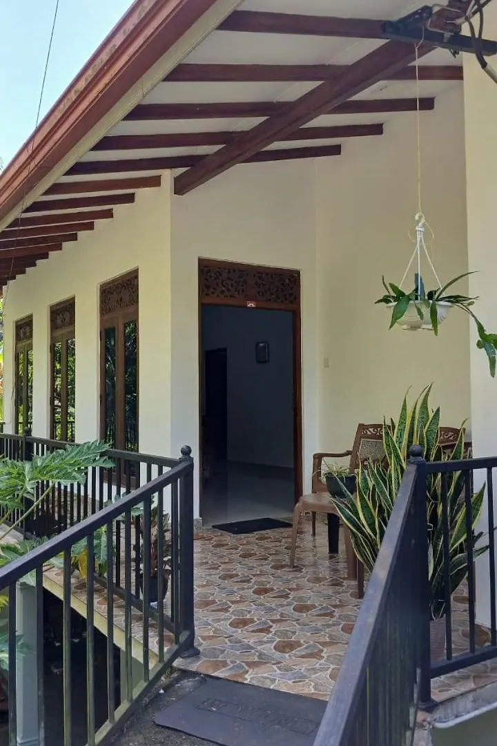 Ranawana Freedom Lodge Katugastota Apartment